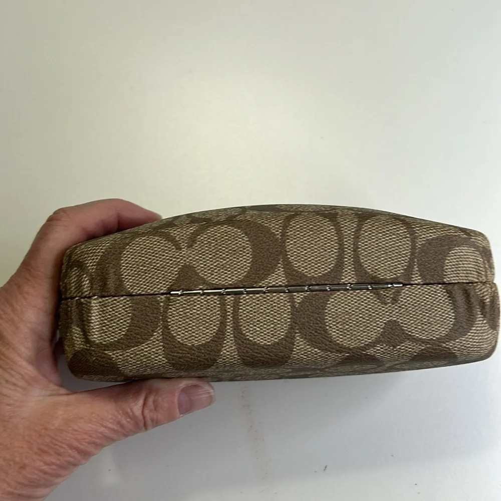 COACH HARD SHELL HINGED EYEGLASS/SUNGLASS CASE